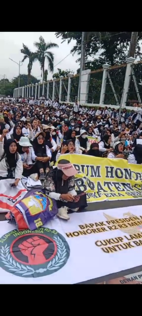 Aliansi Honorer R2&R3Kota Tng , gelar Demonstrasi di Depan Kantor Walikota