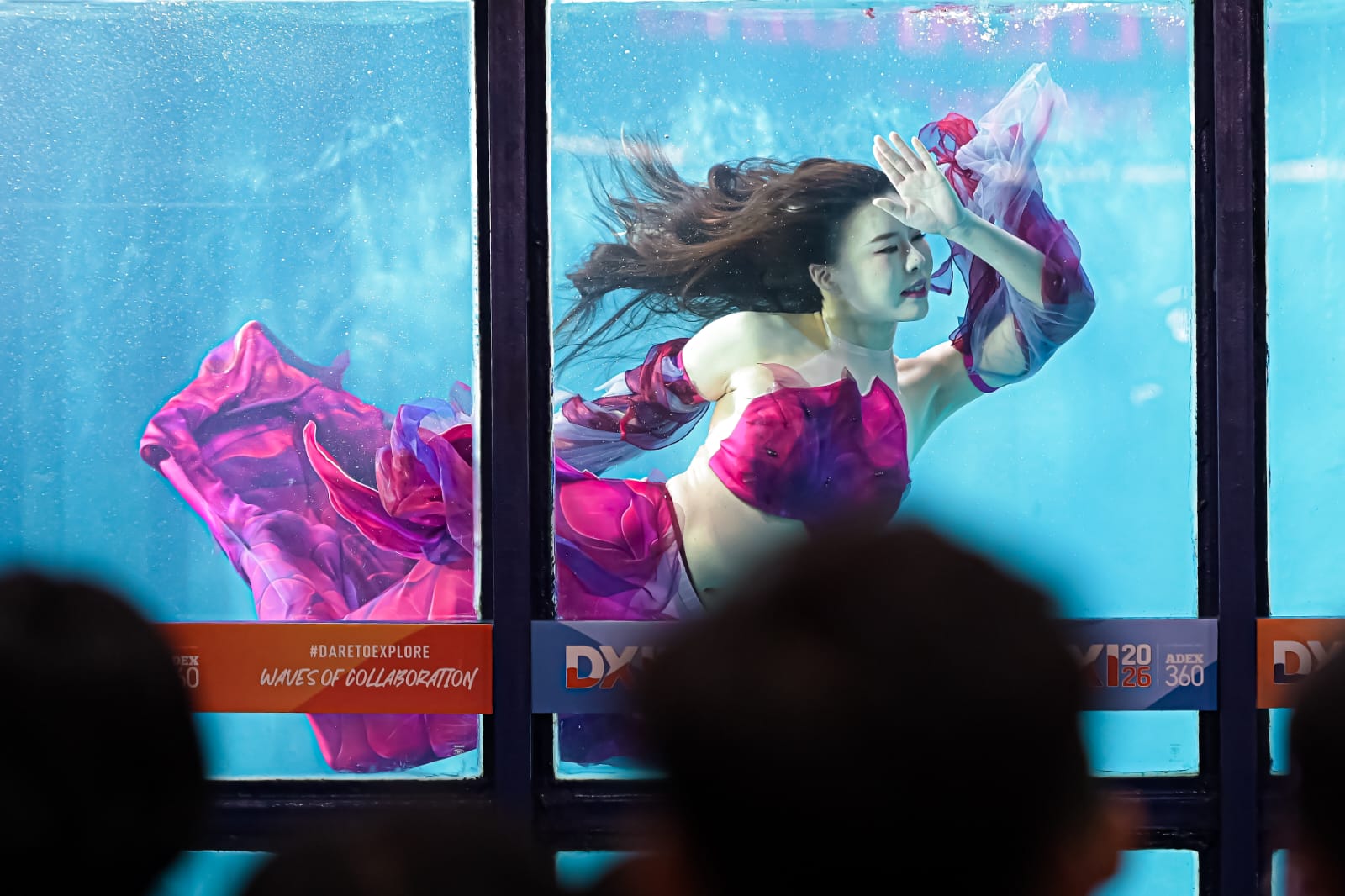 Penampilan Mermaid Jadi Primadona, Pengunjung Serbu Aktivitas di DXI 2026 Di JICC