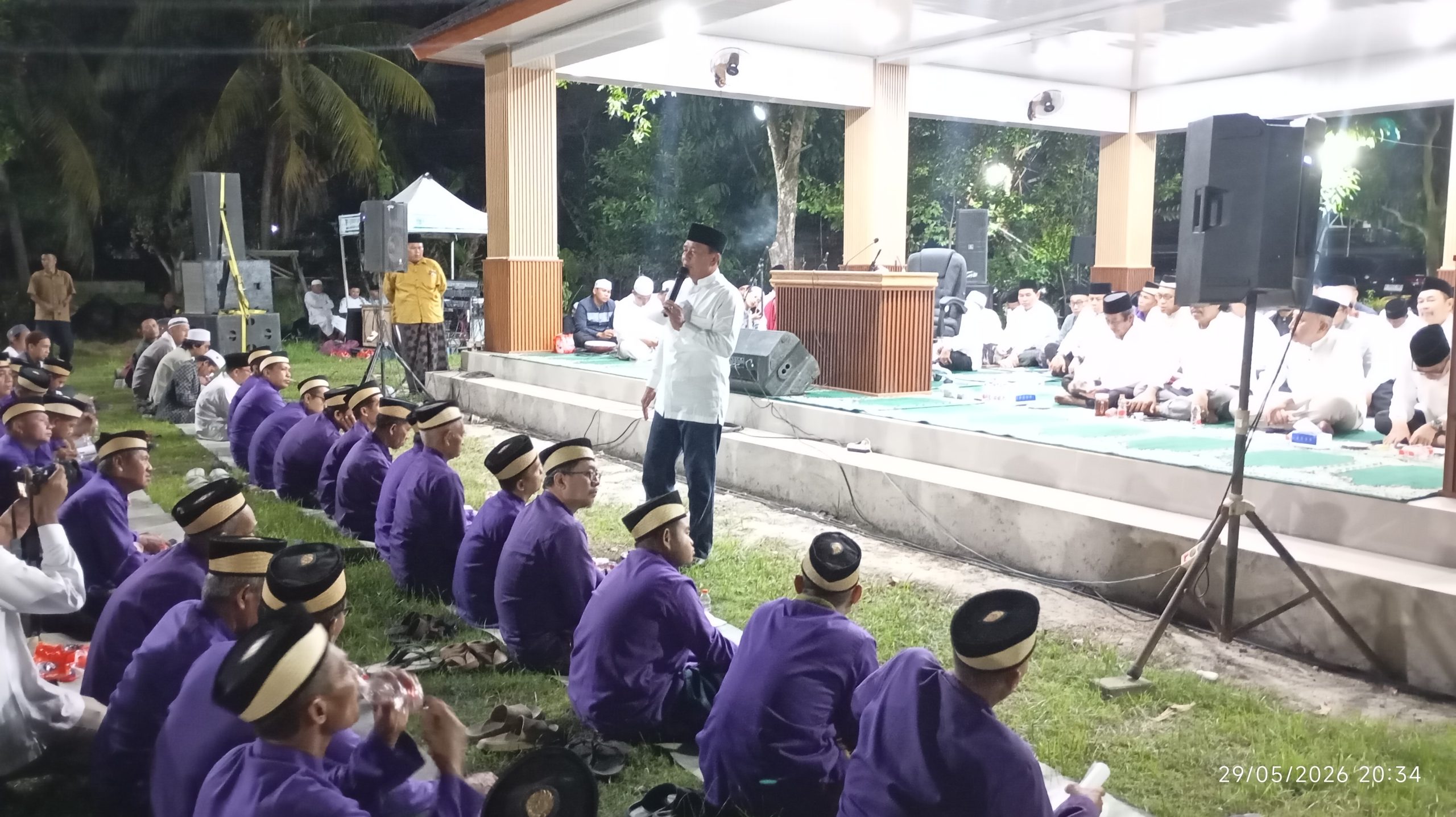 Bupati Tangerang Hadiahkan Umroh Kepada Nenek Jamaah Majelis Dzikir dan Sholawat Anugerah Binaan Abah Haji Enju