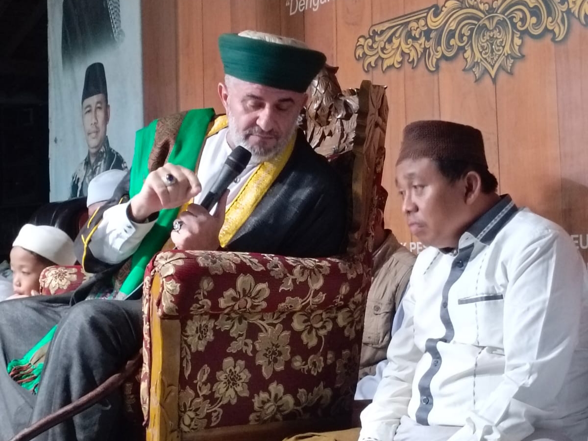Cicit Syekh Abdul Qodir Al Jilani Sambangi Pondok Pesantren Technopreneur As Shofa Ijazahkan Qubro Sholawat Basyairul Khairat